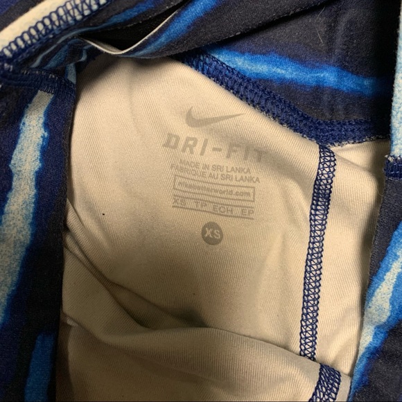 Nike dry fit Capri leggings - Picture 3 of 3